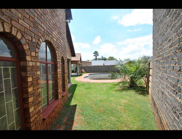 4 BEDROOM HOUSE FOR SALE IN DAWN PARK